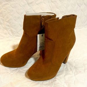 Mossimo Boot size 10